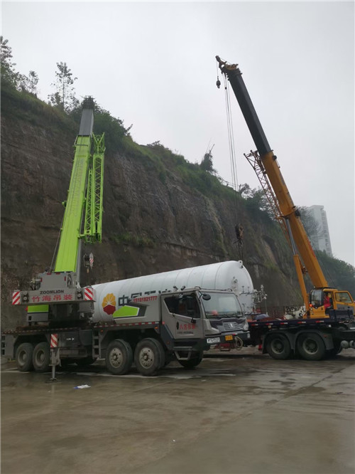 道外区“不怕风雨冻”—— 吊车的 “恶劣环境适应” 技术